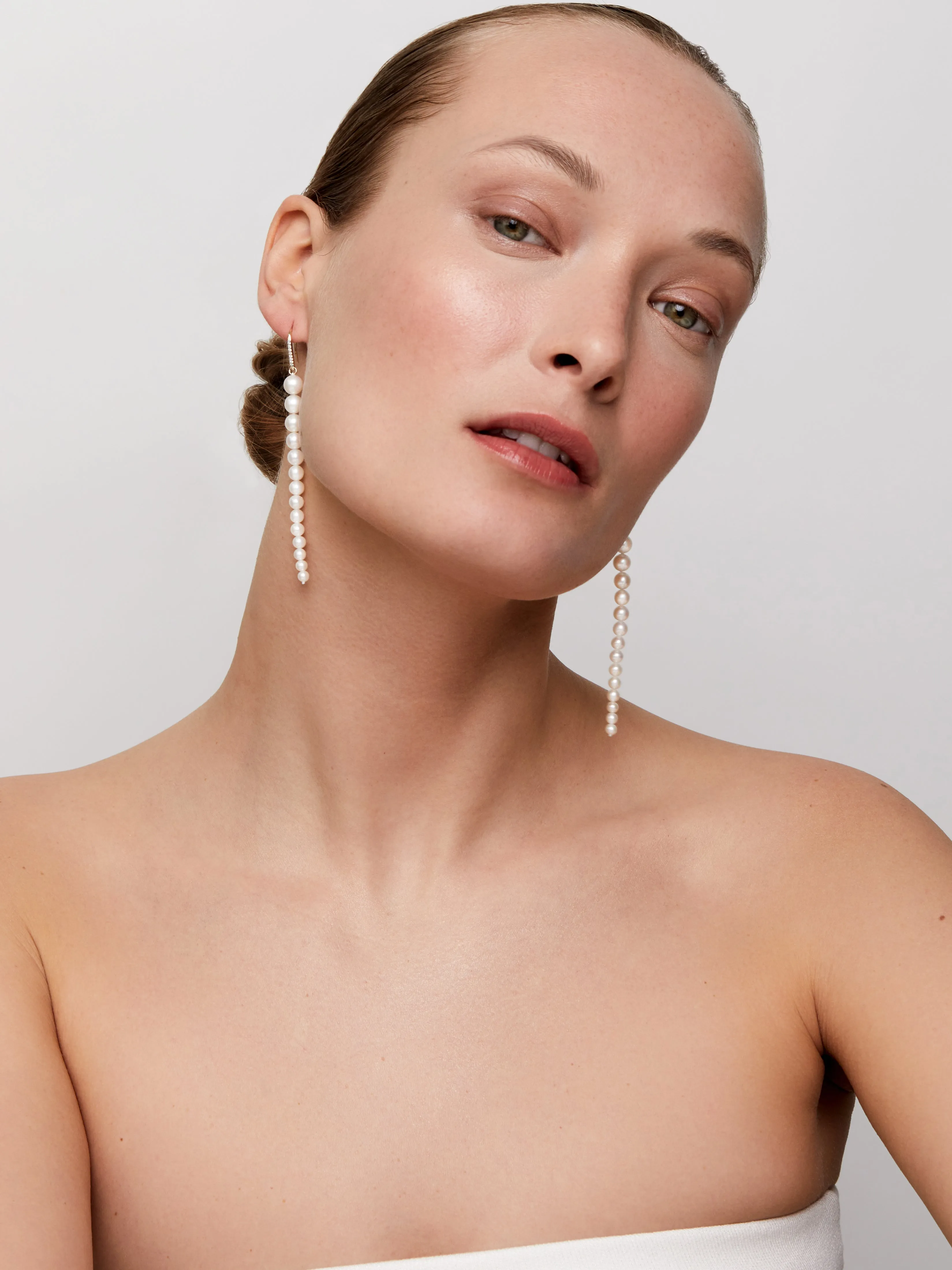 14kt Graduated Pearl Danglers