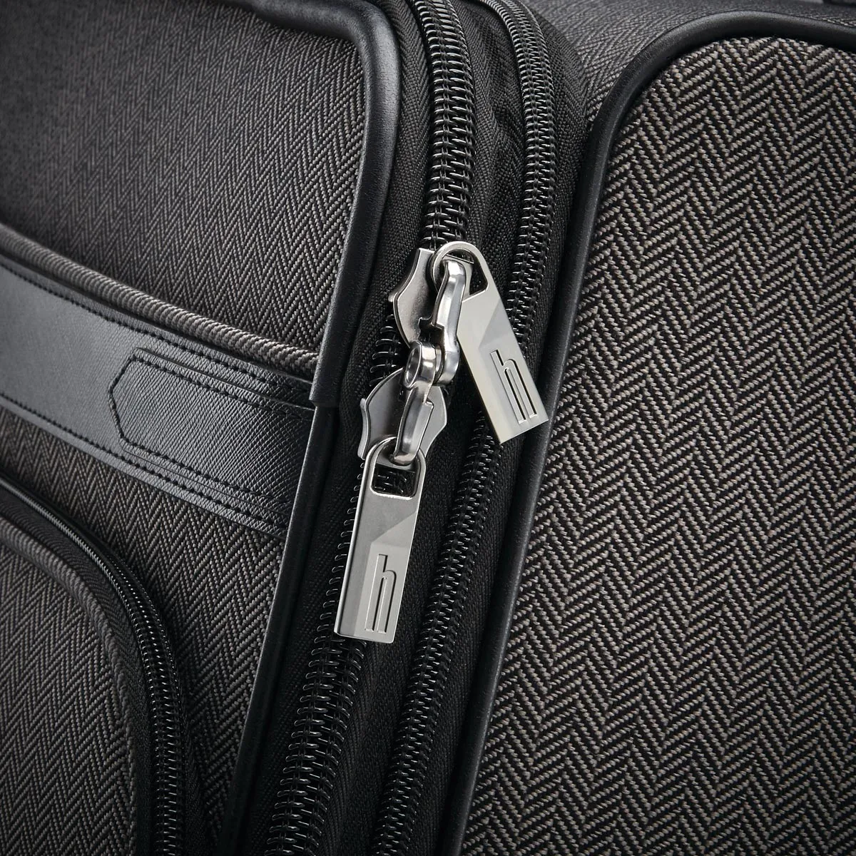 Hartmann Herringbone Deluxe Extended Journey Expandable Spinner