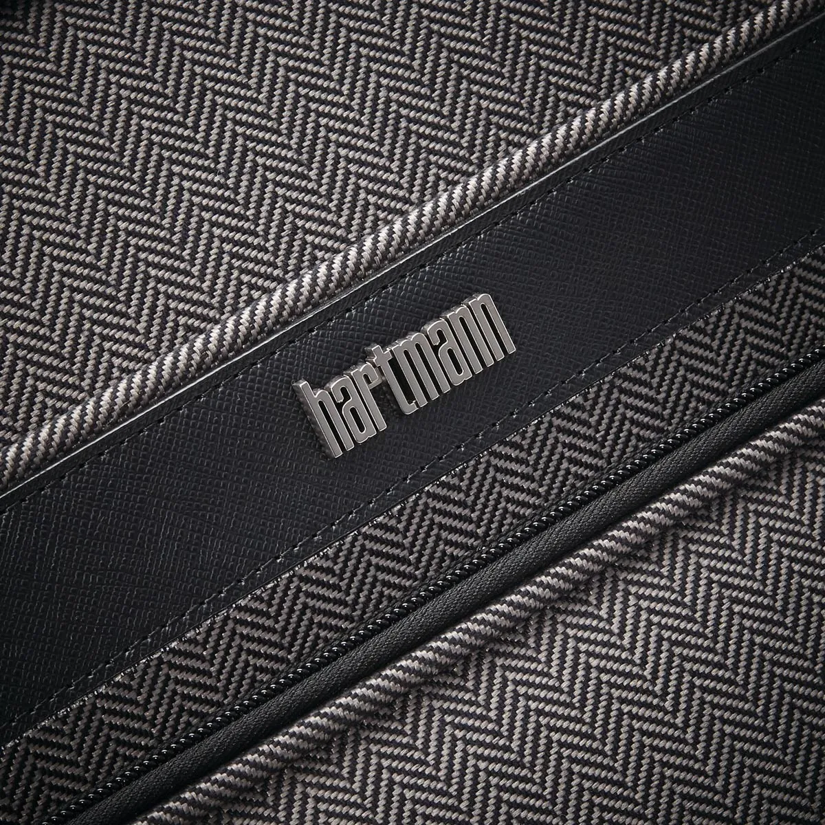 Hartmann Herringbone Deluxe Medium Journey Expandable Spinner
